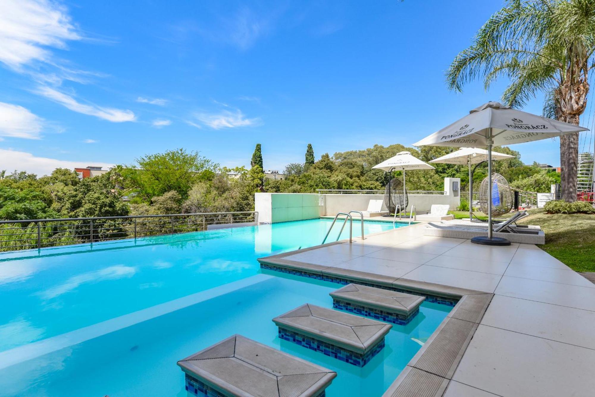 The Regency Apartments Pretoria-Noord Dış mekan fotoğraf